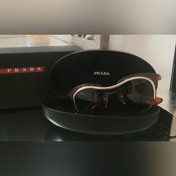 Prada sunglasses - Picture 10 of 10